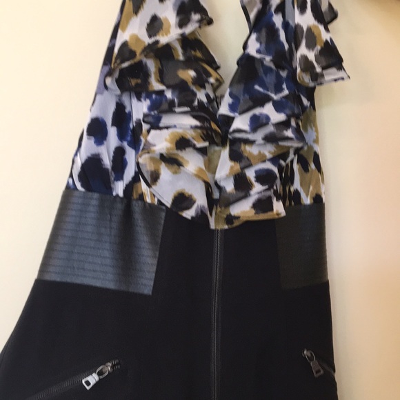 Laundry halter top dress with front zipper - Picture 4 of 6